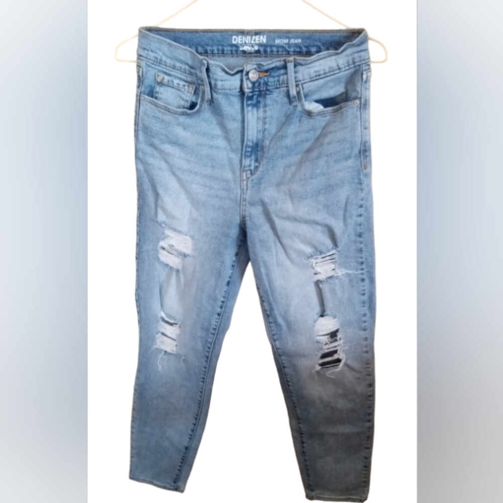 DENIZEN from Levis Womens High Rise Mom Jeans Size 3    (Item A3)